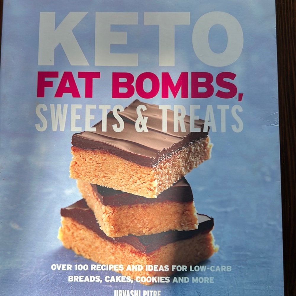 Keto fat bombs, sweets and treats